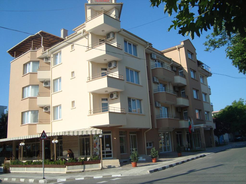Hotel Astra Ravda ภายนอก รูปภาพ