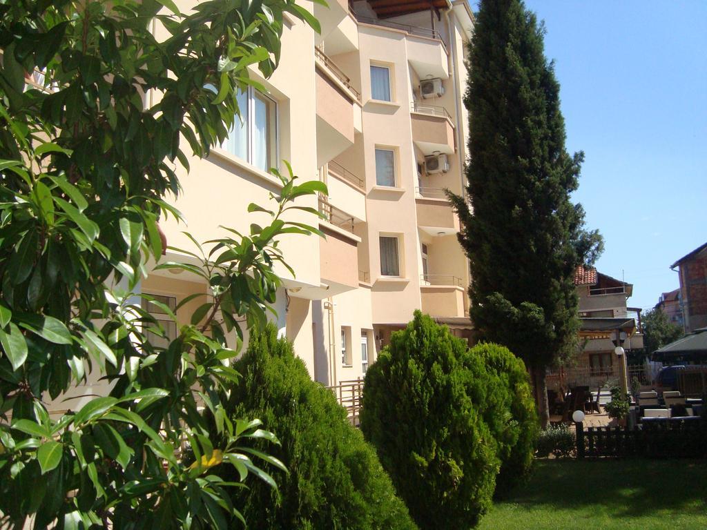 Hotel Astra Ravda ภายนอก รูปภาพ