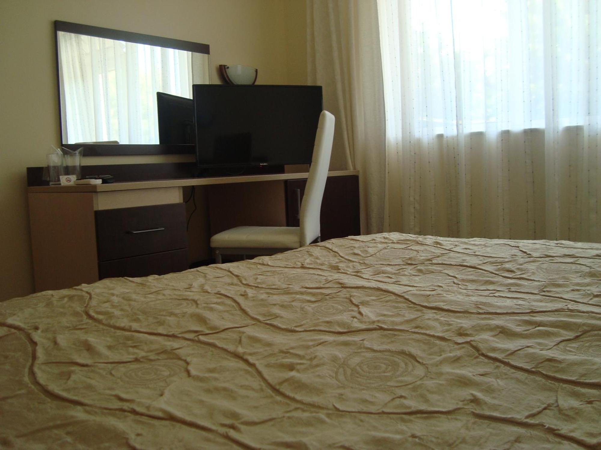 Hotel Astra Ravda ภายนอก รูปภาพ