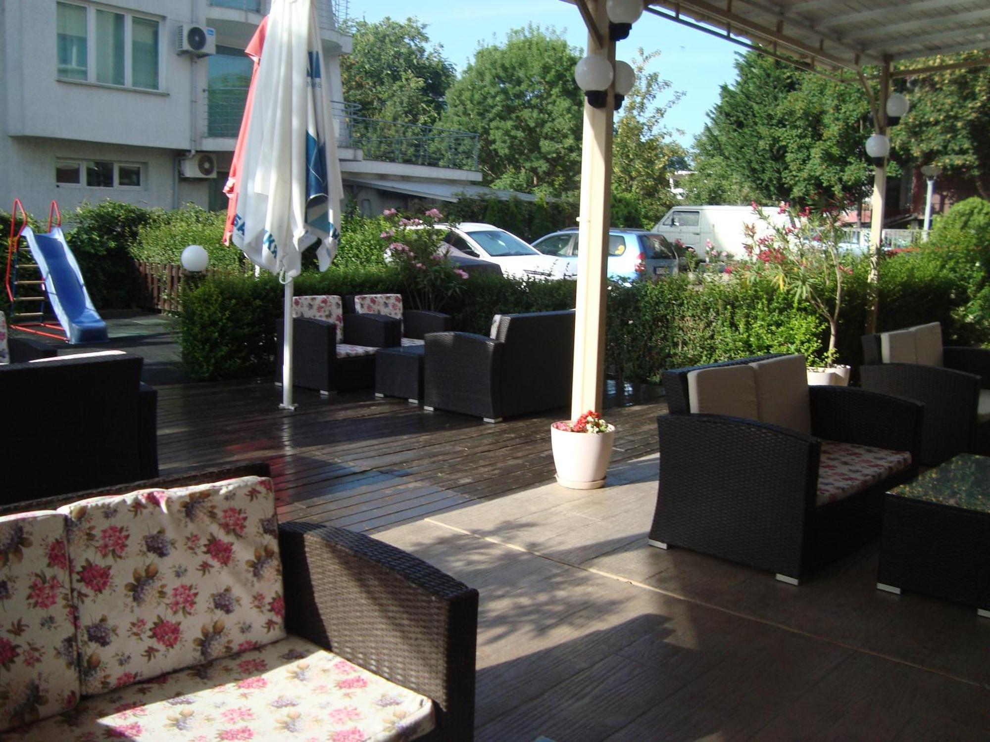 Hotel Astra Ravda ภายนอก รูปภาพ