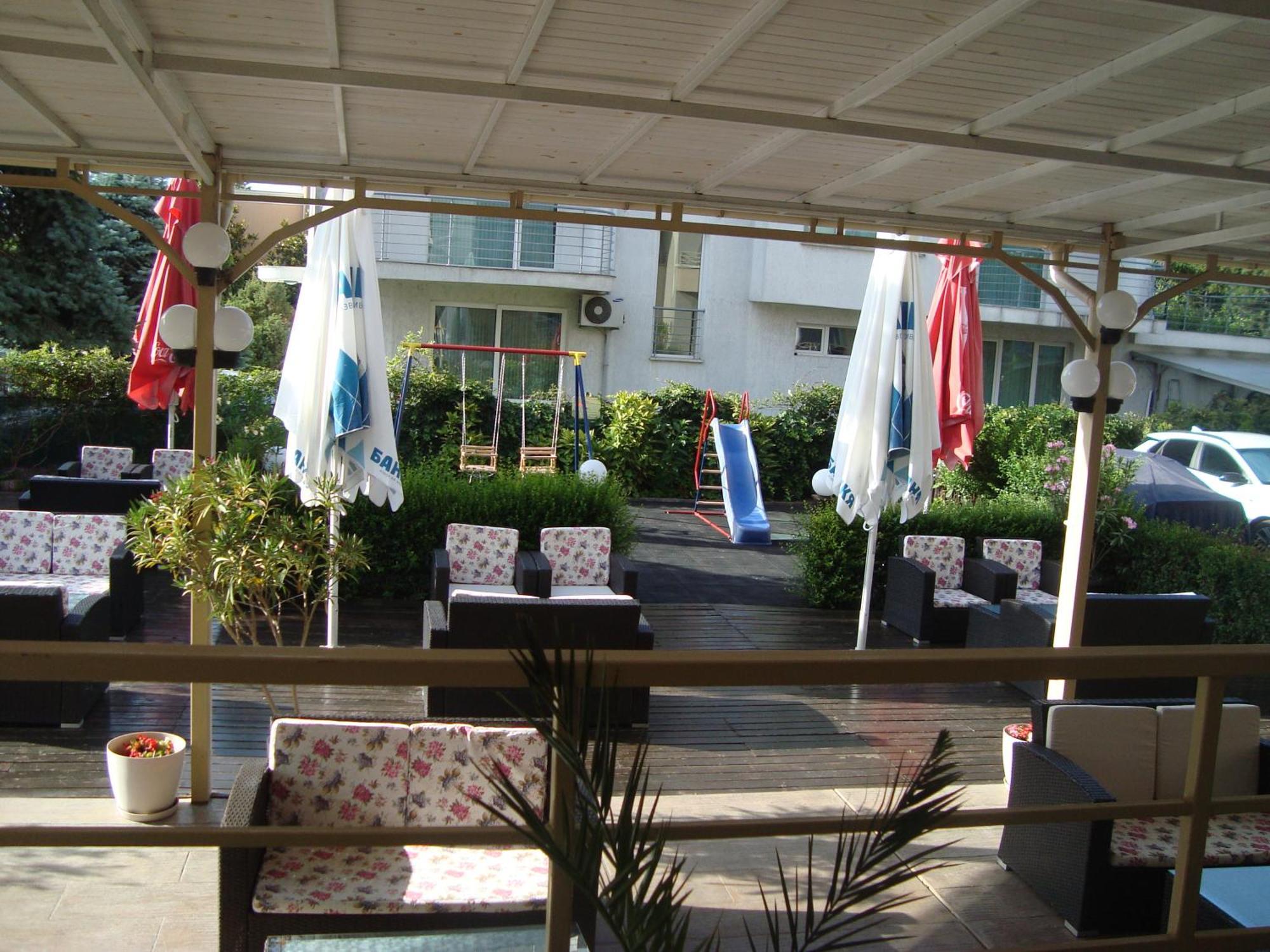 Hotel Astra Ravda ภายนอก รูปภาพ