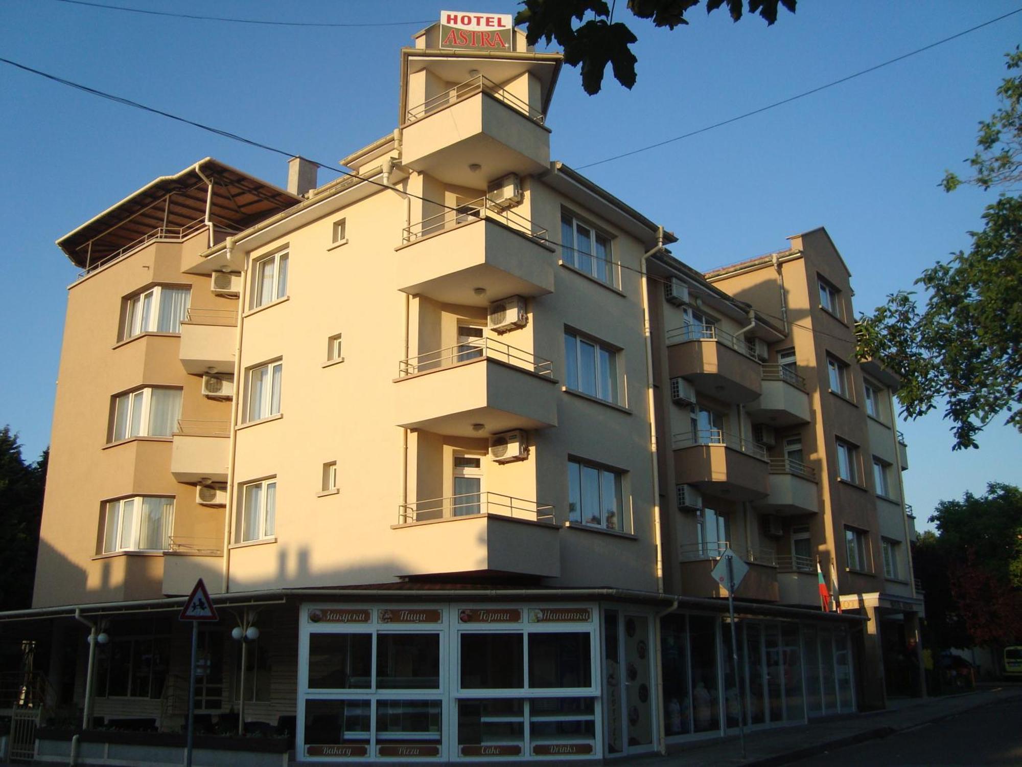Hotel Astra Ravda ภายนอก รูปภาพ