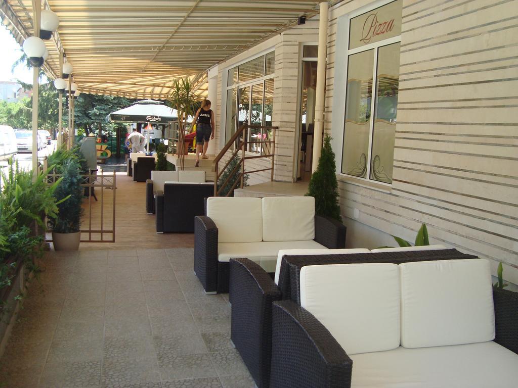 Hotel Astra Ravda ภายนอก รูปภาพ