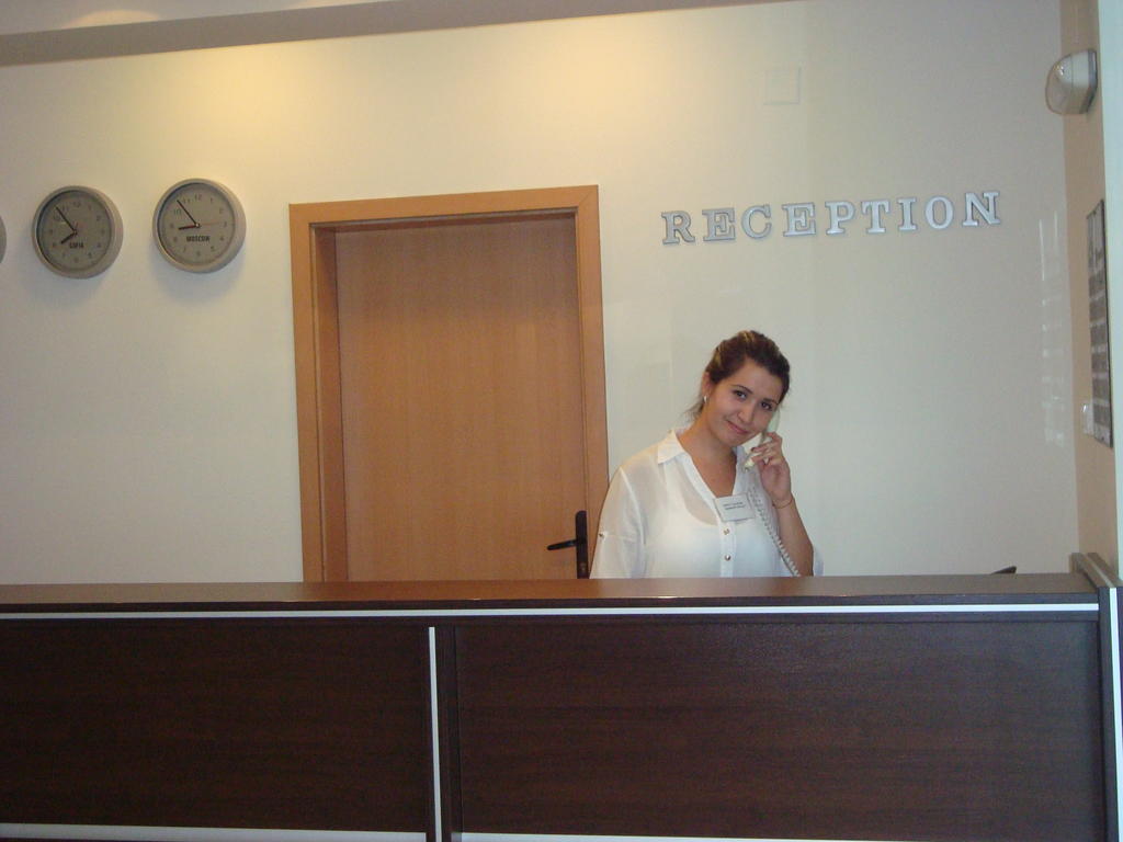 Hotel Astra Ravda ภายนอก รูปภาพ