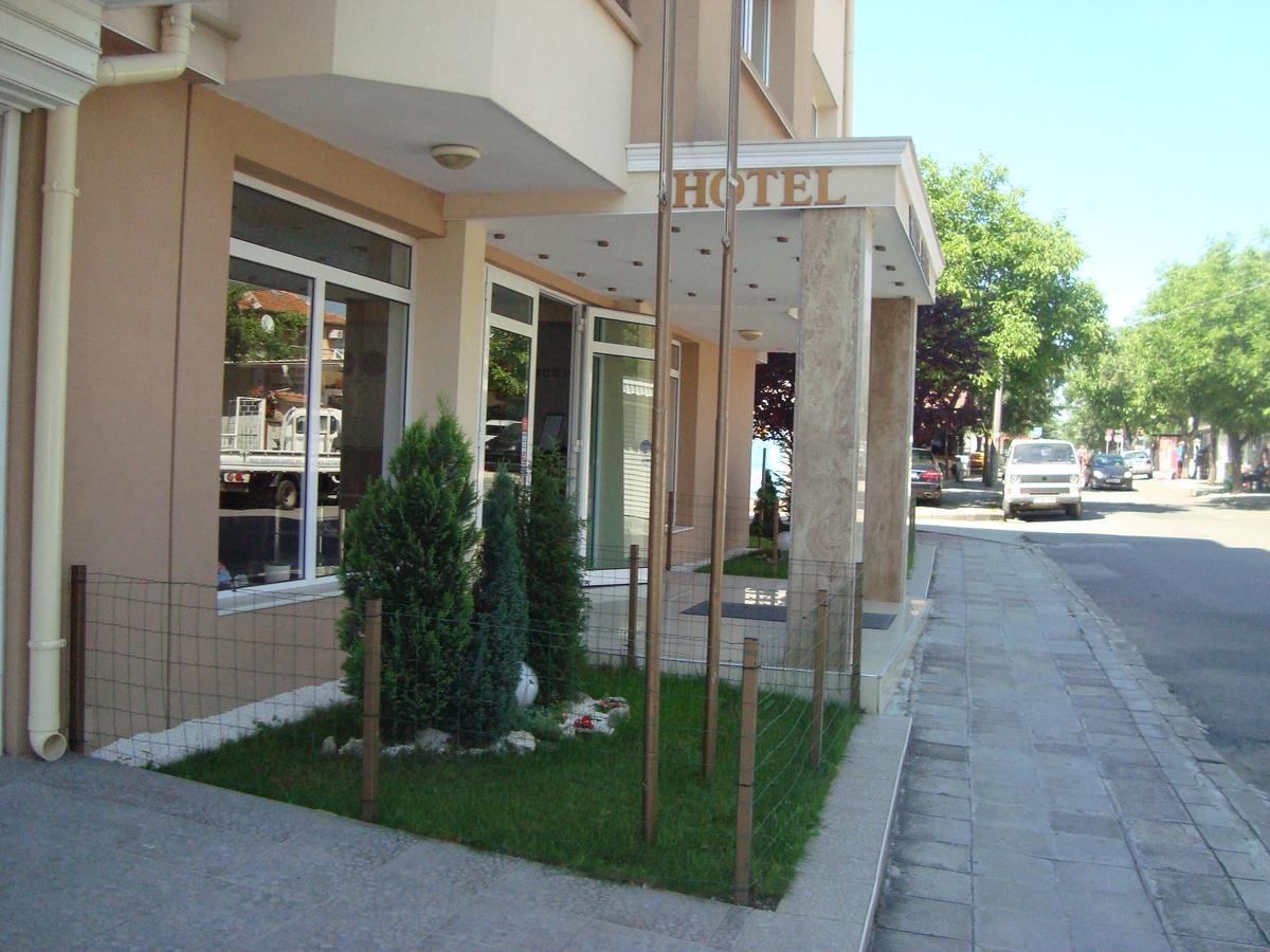 Hotel Astra Ravda ภายนอก รูปภาพ